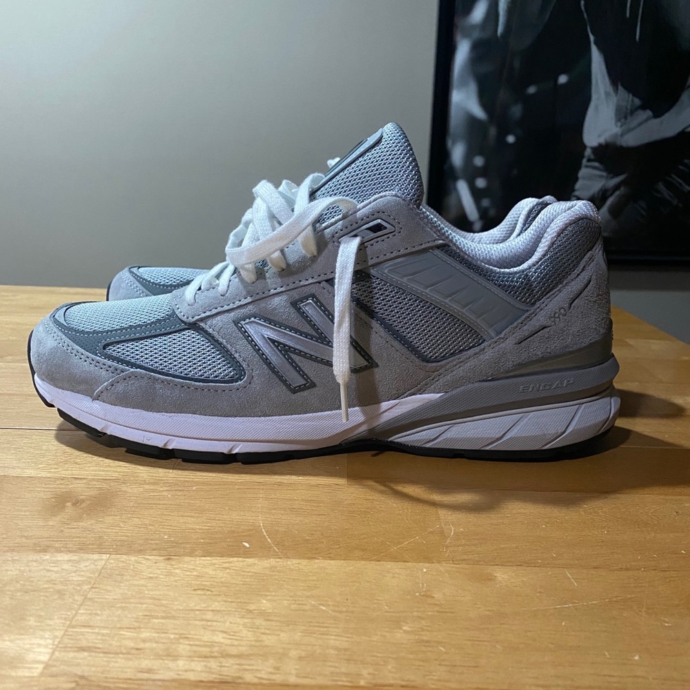 New Balance 990 V5